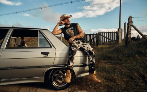 Juan Duque creció en Marinilla, Colombia.