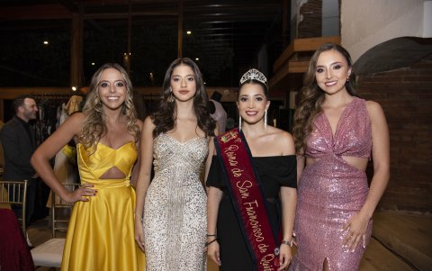 Ana María Quiroz, Nicole Oviol, Camila Becerra y Nicole Chafla.
