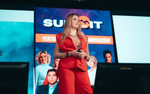 En abril de este año Paullette organizó el Summit 360, que contó con la entrenadora corporativa Margarita Pasos. Fue en el centro de convenciones Quorum, en Quito.