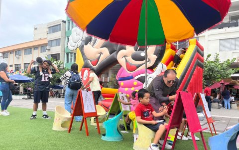 Las actividades familiares han logrado atraer familias al lugar.