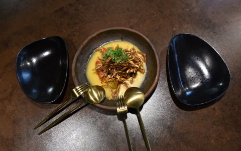 Las tiras de orejas de chancho están crocantes a la perfección.