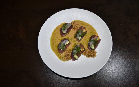 Es un plato intenso, con un toque de picor.