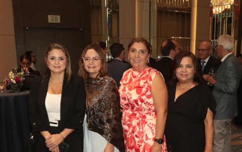 Andrea de Scavone, Isabel de Ambrosini, Susi de Avilés y Eliana de Ambrosini.