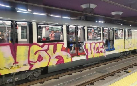 Así quedó el tren del Metro de Quito. La unidad dejará de operar mientras duren los trabajos de limpieza.