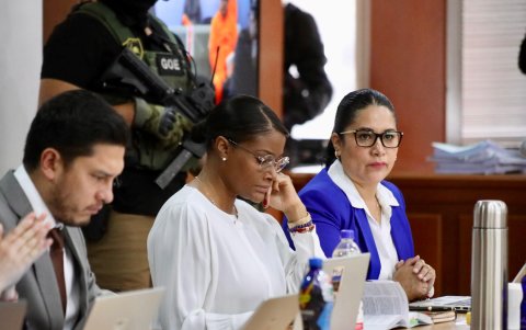 La fiscal Diana Salazar ya se encuentra en la Corte.