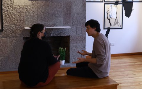 La muestra de 23 dibujos elaborados en tinta se iba a llamar 'Aperturas'.