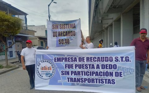 Los transportistas se reunieron en los exteriores del estadio Capwell.