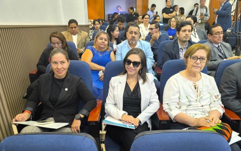 María de los Ángeles Rodríguez, de la ESPOL; Elizabeth Cárdenas, de la Universidad de las Artes; y Magali Merchán, de la Universidad Casa Grande, durante la presentación de SIEPI.