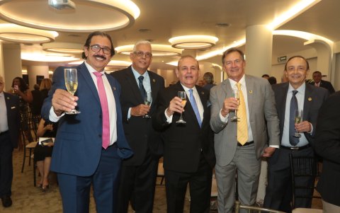 Jaime Zea, Xavier Ycaza, Francisco Giler, Alex Olsen y Eduardo Viteri.