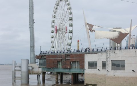 Vista del MAAC desde el sentido de Las Peñas.