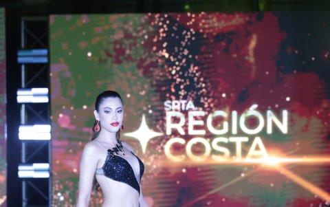 La Señorita Región Costa demostró que está segura de sus curvas. Shiomara Pico Mendoza es la candidata que usó el vestido más revelador y original en la pasarela de gala.