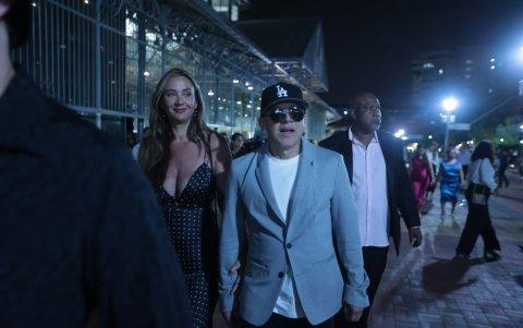 Gerardo Mejúa y su esposa.