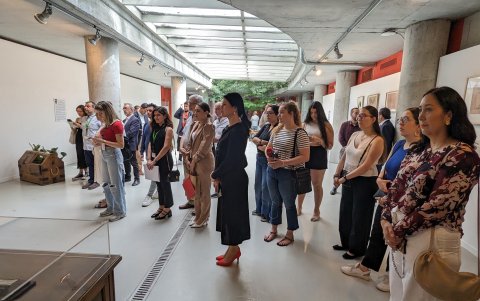 Representantes del sector privado y visitantes del Jardín Botánico asistieron al evento de inauguración de la muestra.