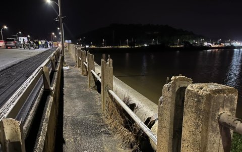 Afluencia. Por esta estructura de aproximadamente 300 metros, pasan a diario más de 70 mil vehículos. Un gran número de ellos son camiones, buses y tráileres.