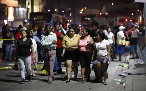 Familiares de la menor fallecida en la entrada de la 8, fueron retirados del sitio para los procedimientos correspondientes
