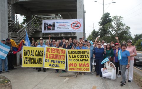 . Puerto Azul. Los residentes de esta urbanización se juntaron para oponerse a la construcción del Blue Town Center.