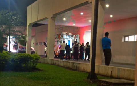 La pareja fue trasladada hasta una casa de salud.