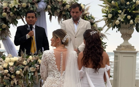 Las novias invitaron a varias personas del espectáculo.