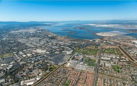 Una imagen aérea de parte de la ciudad de Santa Clara.