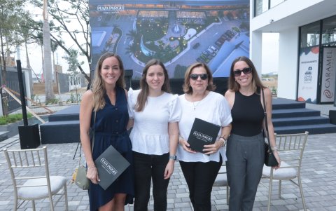 Verónica de Moral, Doménica Ortega, Leticia de Moral y Fabiana Goncalves.