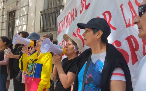 Los ciudadanos ecuatorianos esperan un acercamiento con la embajadora Wilma Andrade.