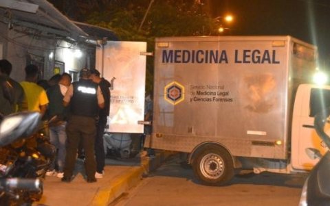 El hombre fue a visitar a su abuelita y le cayeron a balas.