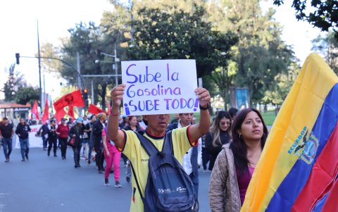 Los manifestantes rechazan la eliminación de los subsidios a los combustibles.