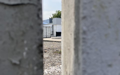 En el transcurso del día 12 de junio, la puerta del contenedor dañado fue abierto; gases tóxicos salieron de este elemento.