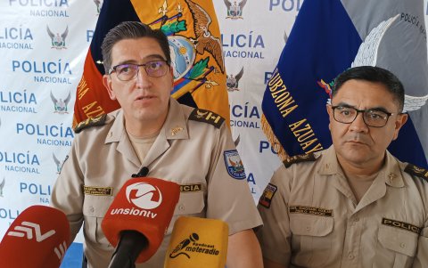 El comandante de la Policía del Azuay, Walter Villarroel, señalo que se buscara a la red de contactos del detenido