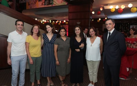 Joaquín Friera, Ana Escalante, Aurora Cortez, Carmen Macas, Ana Fernández , Victoria Acera y Pedro Sanz.