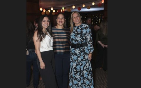 Joseline Gómez, Mariuxi Meneses y Pamela Meneses.
