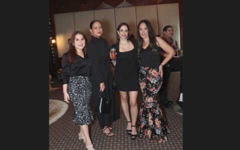 Arletty Villao, Pamela Pinos, Giovanna Guarna y Lorraine Akel.