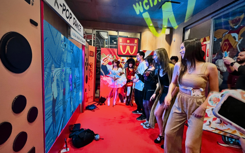 Inspirada en el universo de WcDonald’s, la empresa develó una zona inmersiva e interactiva.