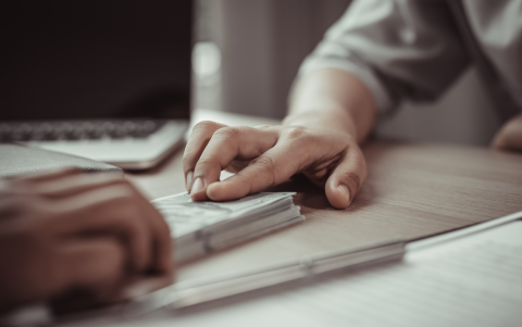 Uno de los mitos más comunes sobre las deudas, apunta, es que los jueces de coactiva tienen la potestad de prohibir la salida del país.