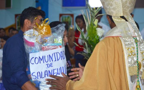 Los comuneros de Salanguillo, estuvieron presente e la ceremonia religiosa.