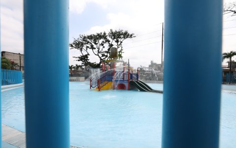 En el parque de Puerto Liza es tal el temor que aun con calor, los visitantes dudan o simplemente se niegan a ir a la piscina.