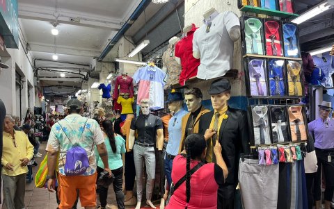 Comerciantes aseguran que sus ventas han bajado.