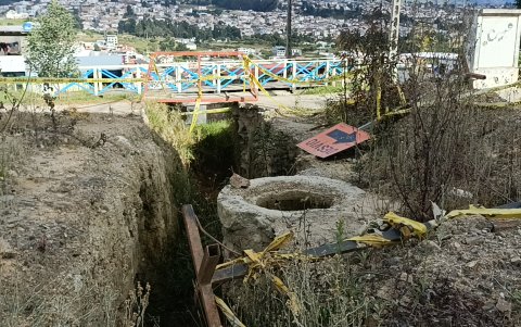 En el barrio El Rosal las aguas negras rebosan, generando mal olor en todo el entorno.