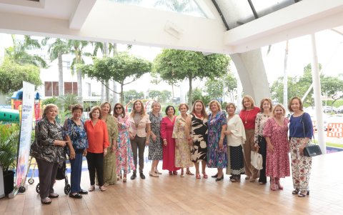 Son amigas y socias, y esa doble relación es motivo de celebración.