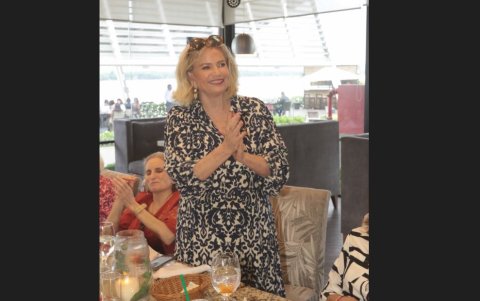 La presidenta, Vicky de Seminario, ofreció las palabras de bienvenida.