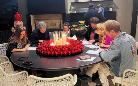 RBD en la firma de su contrato en noviembre de 2022.