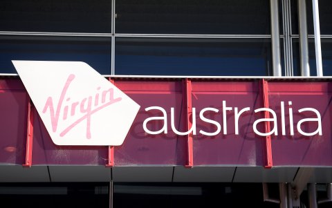 Fotografía de archivo del logo de la aerolínea Virgin Australia.