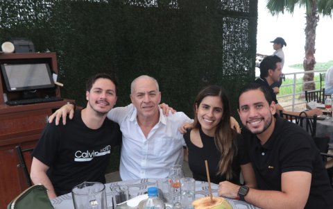 Xavier Nuques, Javier Nuques Cabanilla, Maluli Nuques y Ernesto Carrillo.