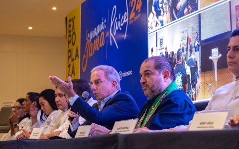 Los organizadores de la feria Raíces dieron una rueda de prensa este 19 de junio en el Centro de Convenciones de Guayaquil.