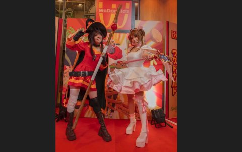 Vanessa Barriga y Alyce Espinoza.