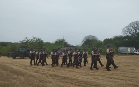 Proceso. Los moradores del lugar, quedaron asombrados de operativo de seguridad que se desarrolló antes de la ceremonia