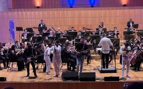Inmortal Kultura junto a la Orquesta Sinfónica Nacional del Ecuador.
