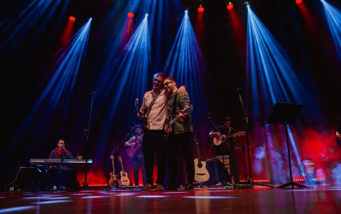 Douglas Bastidas y Juan Fernando Velasco han formado una gran amistad gracias a sus años de carrera.