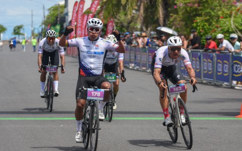 Tabango (i) llegó al podio en la competencia de Costa Rica en la categoría máster A1.