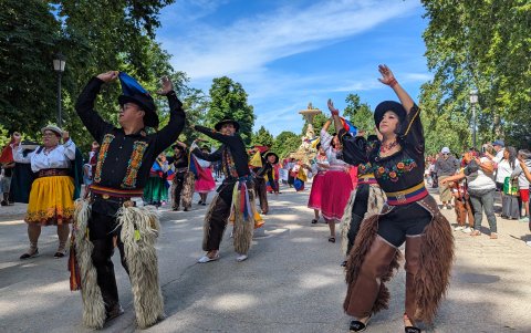 Más de 30 grupos artísticos animaron el pasacalle y la ceremonia